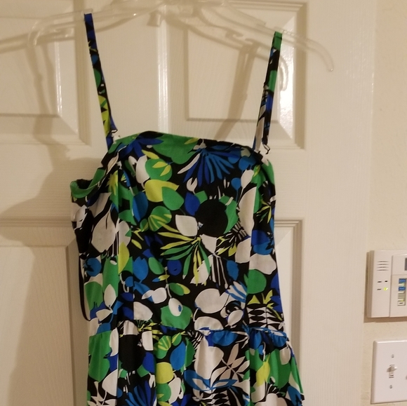 Dress - Picture 1 of 5